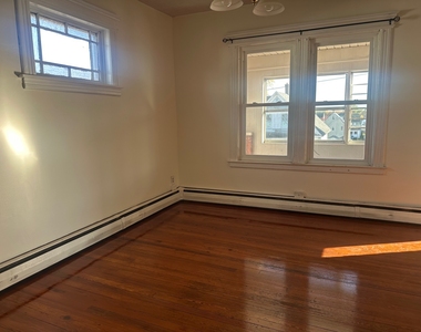 176 Adelaide Street - Photo Thumbnail 7