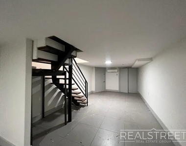 1351 Hancock Street - Photo Thumbnail 6