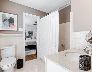 485 Riverside Parkway - Photo Thumbnail 46