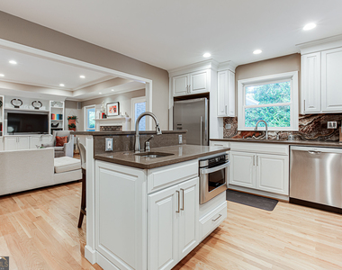 485 Riverside Parkway - Photo Thumbnail 24