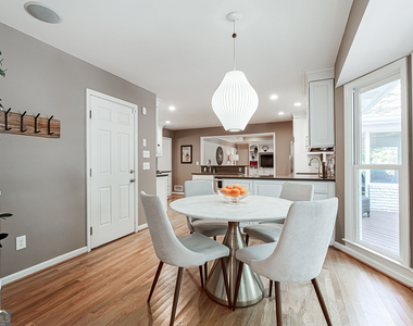 485 Riverside Parkway - Photo Thumbnail 28