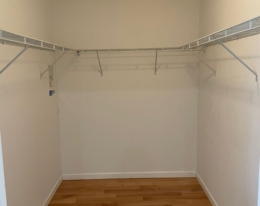 110 Poplar Avenue - Photo Thumbnail 16