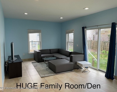 110 Poplar Avenue - Photo Thumbnail 11