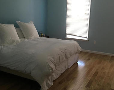110 Poplar Avenue - Photo Thumbnail 1