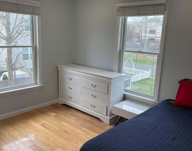 108 Poplar Avenue - Photo Thumbnail 16