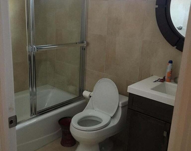 108 Poplar Avenue - Photo Thumbnail 7