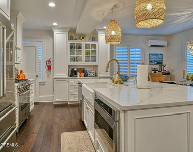 77 Asbury Avenue - Photo Thumbnail 12