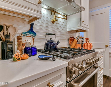 77 Asbury Avenue - Photo Thumbnail 13