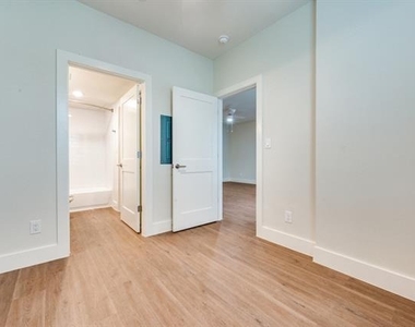 5317 Reiger Avenue - Photo Thumbnail 7