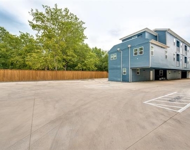 5317 Reiger Avenue - Photo Thumbnail 9