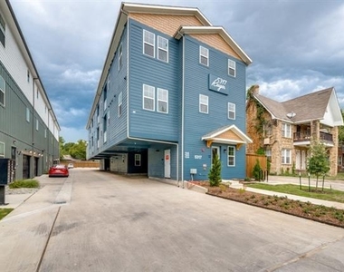 5317 Reiger Avenue - Photo Thumbnail 1