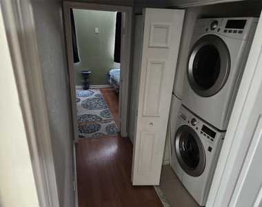 6617 Winfield Boulevard - Photo Thumbnail 12