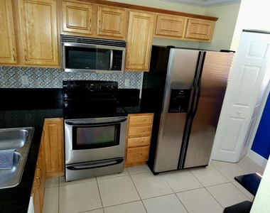 6617 Winfield Boulevard - Photo Thumbnail 4
