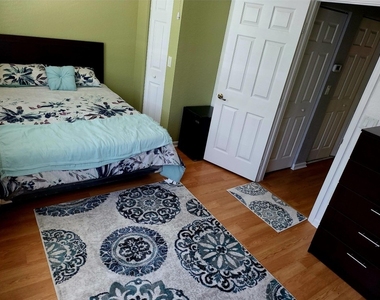 6617 Winfield Boulevard - Photo Thumbnail 9