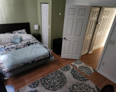 6617 Winfield Boulevard - Photo Thumbnail 8