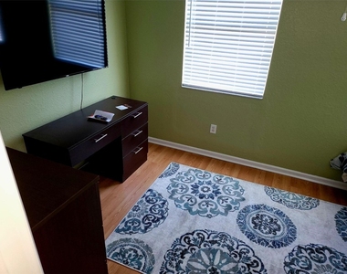 6617 Winfield Boulevard - Photo Thumbnail 10