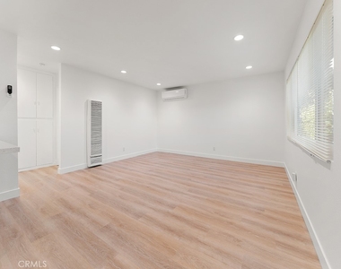 308 S Laurel Street - Photo Thumbnail 5