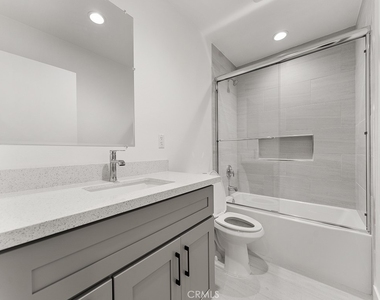 308 S Laurel Street - Photo Thumbnail 11