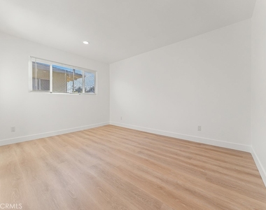 308 S Laurel Street - Photo Thumbnail 8