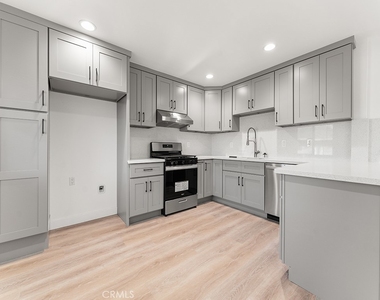 308 S Laurel Street - Photo Thumbnail 1