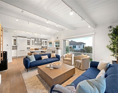 45 Emerald Bay - Photo Thumbnail 9