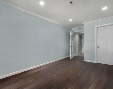 501 Palisades Drive - Photo Thumbnail 6