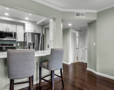 501 Palisades Drive - Photo Thumbnail 1