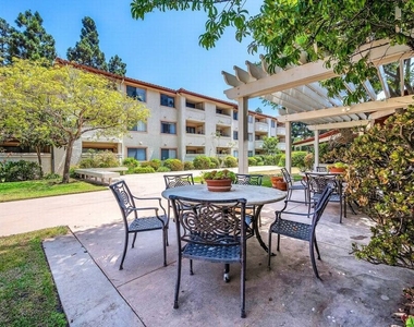 501 Palisades Drive - Photo Thumbnail 17