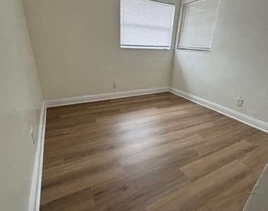 2632 Nw 18th Terrace - Photo Thumbnail 6