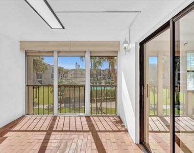 220 Lakeview Drive - Photo Thumbnail 27