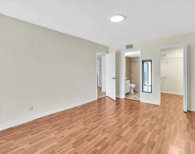 220 Lakeview Drive - Photo Thumbnail 31
