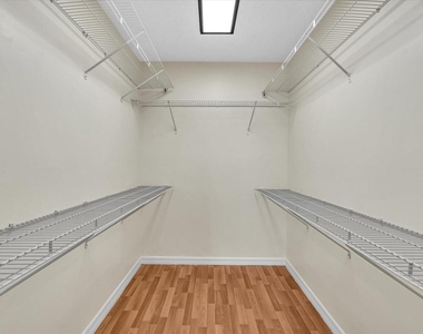 220 Lakeview Drive - Photo Thumbnail 35