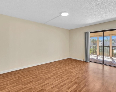 220 Lakeview Drive - Photo Thumbnail 25