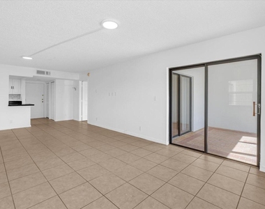 220 Lakeview Drive - Photo Thumbnail 18