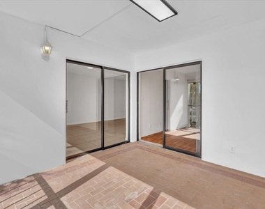 220 Lakeview Drive - Photo Thumbnail 29