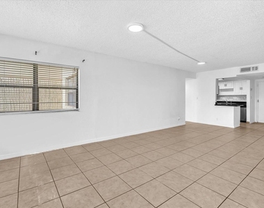 220 Lakeview Drive - Photo Thumbnail 21