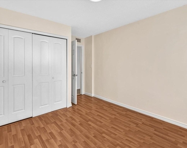 220 Lakeview Drive - Photo Thumbnail 37