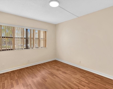 220 Lakeview Drive - Photo Thumbnail 36