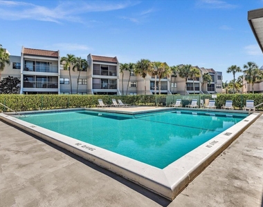220 Lakeview Drive - Photo Thumbnail 46