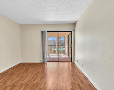 220 Lakeview Drive - Photo Thumbnail 26
