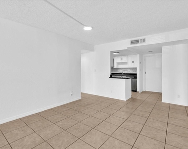220 Lakeview Drive - Photo Thumbnail 15