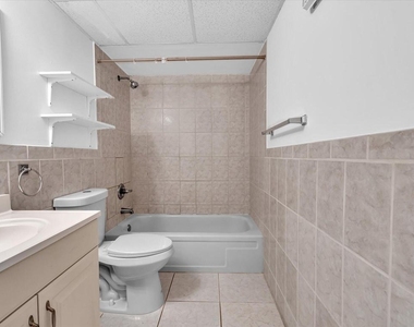 220 Lakeview Drive - Photo Thumbnail 40