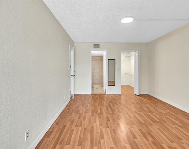 220 Lakeview Drive - Photo Thumbnail 30