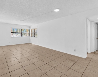 220 Lakeview Drive - Photo Thumbnail 12