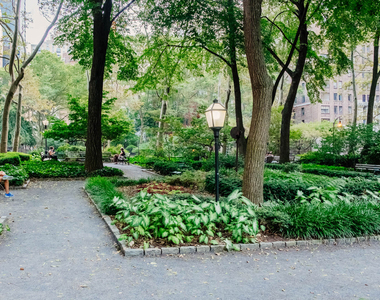 245 E. 40th St. - Photo Thumbnail 32