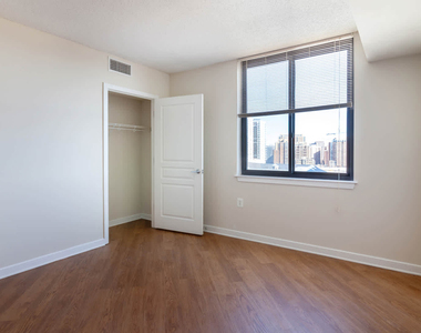1401 S. Joyce Street - Photo Thumbnail 21