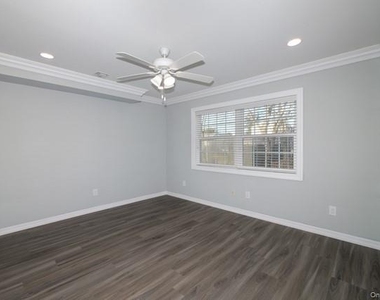 311 West Main Street - Photo Thumbnail 6