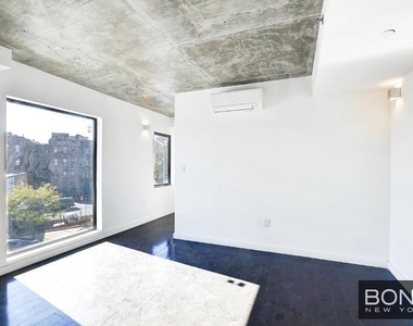 12-02 Astoria Boulevard - Photo Thumbnail 1