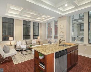 1501 Locust Street - Photo Thumbnail 2