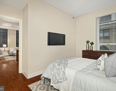 1501 Locust Street - Photo Thumbnail 11